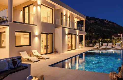Lourdata Villa | Deos Villa