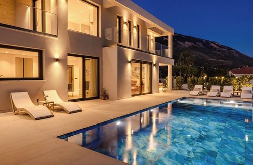 Lourdata Villa | Deos Villa