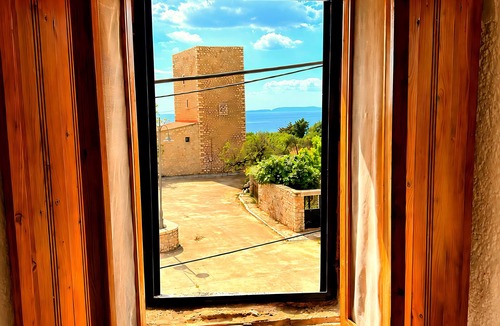 Omales Apartment | Diak’s Tower | Sunset Sea View in Mani