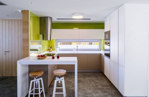 Gournai House | Dias Blaue Villa by Interhome