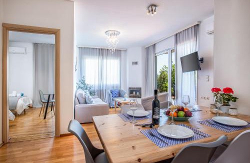 Daratsos House | DIMITRA apartment with private pool and sea view -the ground floor of a two storey building
