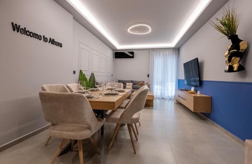 Filopappou Apartment | Dione Family Apartment for 6 near Acropolis & Philopappou