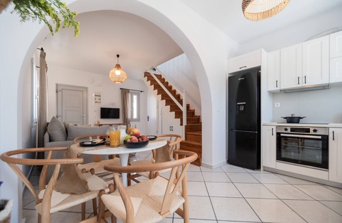 Naxos Town House | Disis Residence Naxos Independent Holiday Home