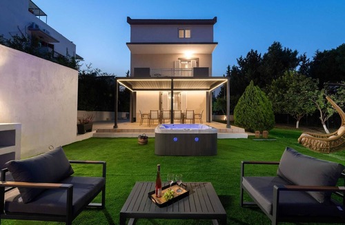 Asgourou Villa | Diverso Inn with Jacuzzi