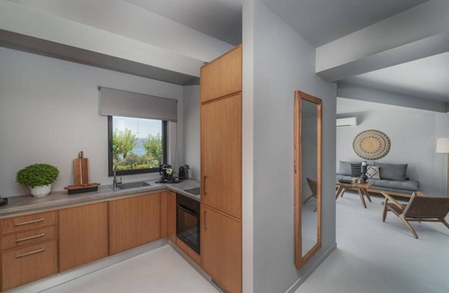 Nikiana House | Duchess Suite - Cavalier Suites