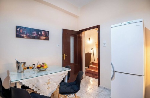 Old Town Rethymnon House | Elegant Old Town Home|Rooftop Dining & Bathtub|Walk to Beach & Nightlife