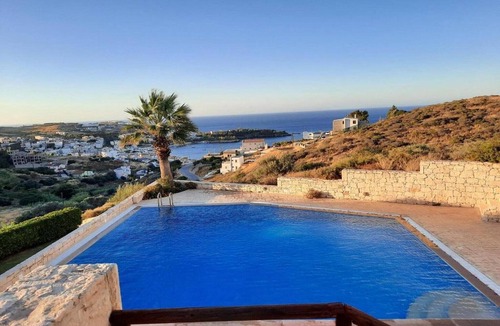 Agia Pelagia House | Elegant Villa for 4 in Agia Pelagia