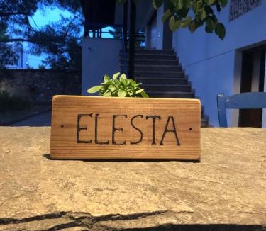 Vourvourou House | Elesta