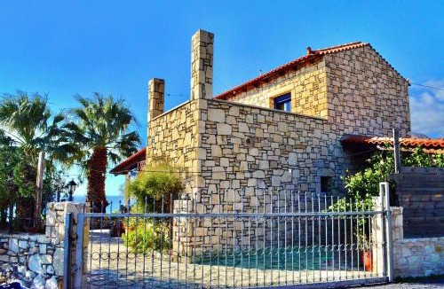 Minoa Pediada House | Elouthia Residence with Sea View and Hot Tub