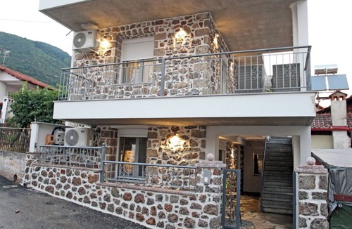 Litochoro Apartment | Elysian Stone Apartment II