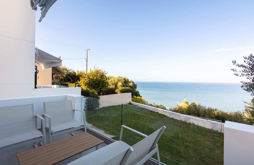 Koroni Apartment | Eneos Boutique Residence - Koroni Garden Gem