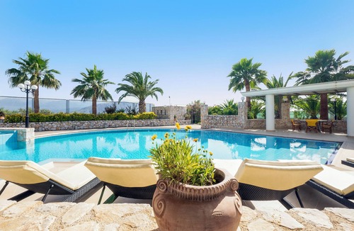 Akrotiri Villa | Epavlis Akrotiri Chania, 5 BD, 5 BA, luxurious Villa, private pool of 130 sqm!