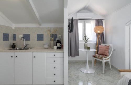 Menegata Apartment | Eraora Lofts & Apartments Kefalonia
