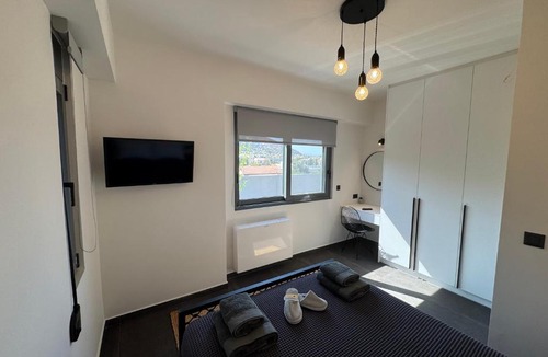 Porto Rafti Apartment | Escape Suites - Sea View