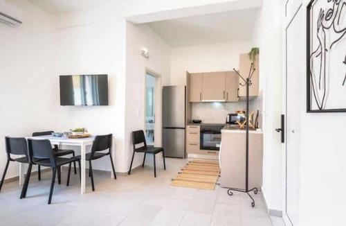 Rhodes Town Apartment | Evan Suites No 2 Apartment with Wi-Fi and Air Conditioning