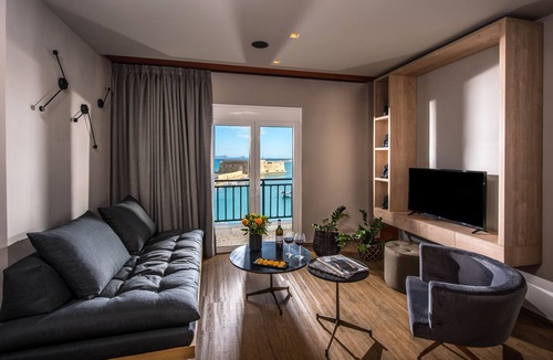 Heraklion Apartment | Everblue Apt with Unique Sea & Old Port View in the City Center