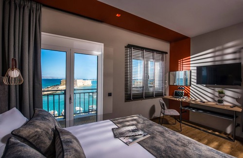 Heraklion Apartment | Everblue Apt with Unique Sea & Old Port View in the City Center