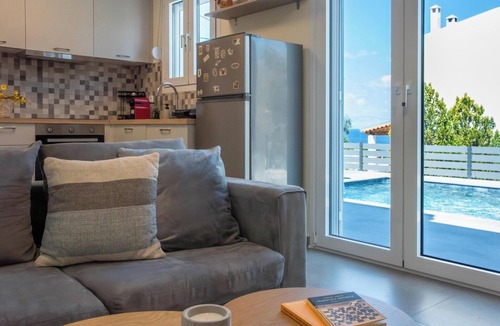 Souvala House | Exis Seaview is a brand-new home just a few steps from the sea.