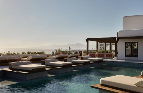 Drafaki Hotel | Exquisite Suite Near Windmills with Panoramic Aegian Views and Swimming Pool