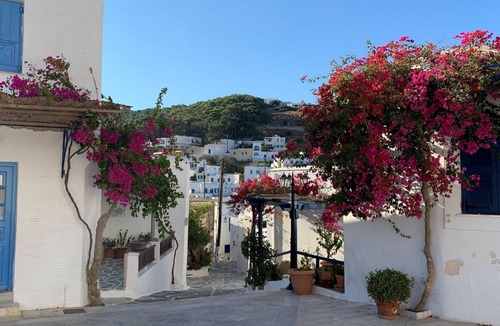 Megalochori Villa | Extraordinary Santorini Villa | 3 Bedrooms | Villa Kagome | Breathtaking.
