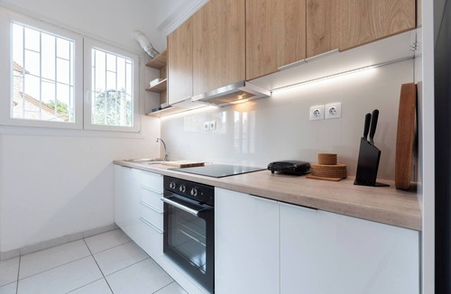 Ilisia Apartment | Family, Sunny safe & cozy choice 1 Km Athens 3 bedrms, 120 sq.m 1300 sq.ft 1st