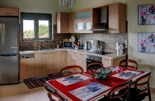 Vizari House | Family Villa with Scenic Pool and Panoramic Views