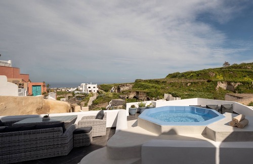 Messaria House | For All Seasons Mansion - Senior Cave Apartment with plunge pool