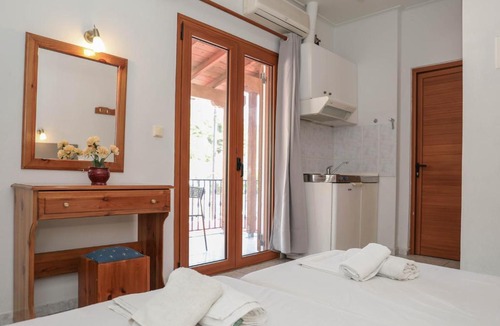 Skiathos Town Apartment | Ftelia Studios