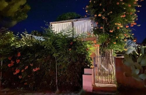 Kourouta House | Garden Studio -Designed for rest, built for two