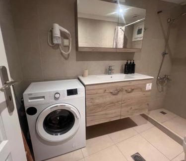 Messaria House | George Apartment
