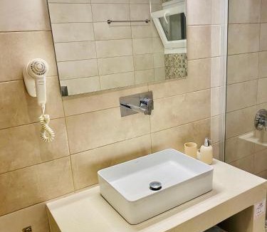 Messaria House | George Apartment