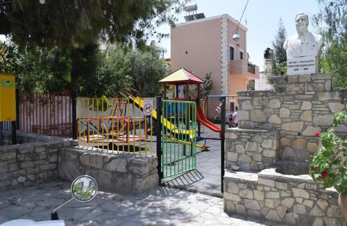 Kamilari Apartment | George's Country House