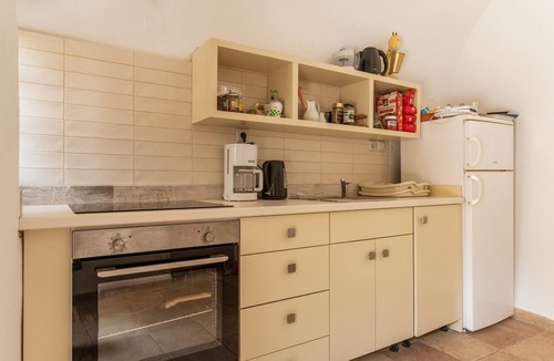 Monemvasia House | Goulas Guesthouse with Sea View, Wi-Fi, and Air Conditioning