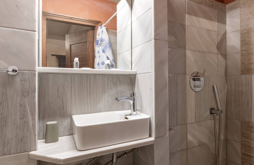 Monemvasia House | Goulas Guesthouse with Sea View, Wi-Fi, and Air Conditioning