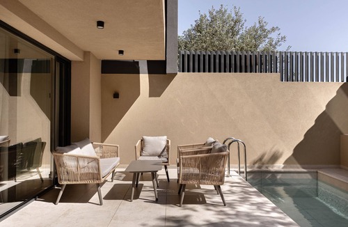 Agios Nikolaos Apartment | Grand Suite with Private Pool by MonCasa