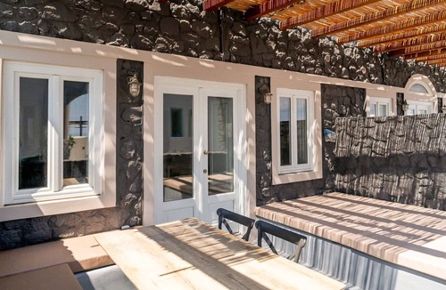 Imerovigli Villa | Great Santorini Villa | Villa Votsalo | Air Conditioning | 2 Bedrooms | Thira