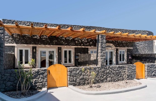 Imerovigli Villa | Great Santorini Villa | Villa Votsalo | Air Conditioning | 2 Bedrooms | Thira