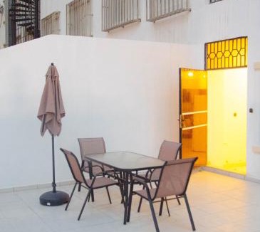 Tangier Apartment | Grote gezinnen 185m2 met privéparking en Zeezicht!