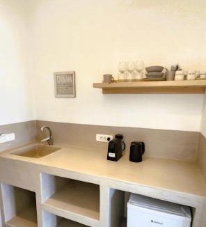 Perivolos Apartment | HAYAL SUITES SANTORINI