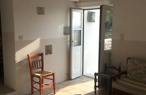 Platrithias House | Heledoni House