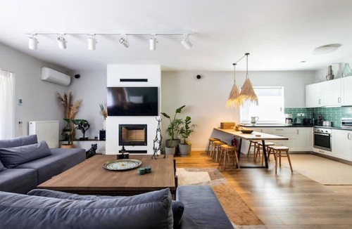 Glyfada Apartment | HeyDay Living South 8
