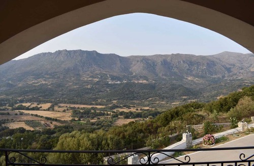 Amari House | Hidden Gem in Crete — Totally Private Villa for up to 9 Guests