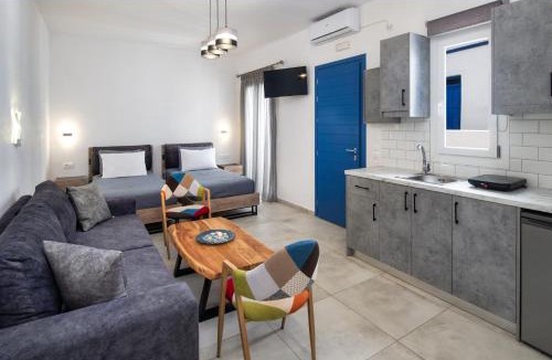 Perivolos Apartment | Honeymoon Beach Studios