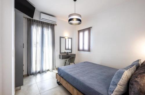 Perivolos Apartment | Honeymoon Beach Studios
