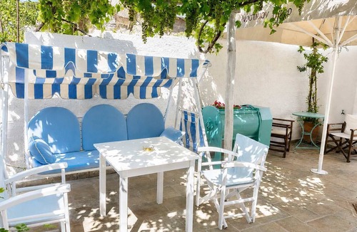 Skiros Apartment | Hotel Elena - Cozy Seaside Triple Suite in Skyros
