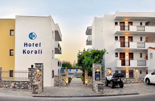 Troulos Apartment | Hotel Korali - Superior Studios