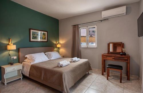 Vizari House | House Aggeliki Private Hot Tub