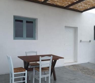 Agios Georgios Apartment | House for 2 people in a Vineyard