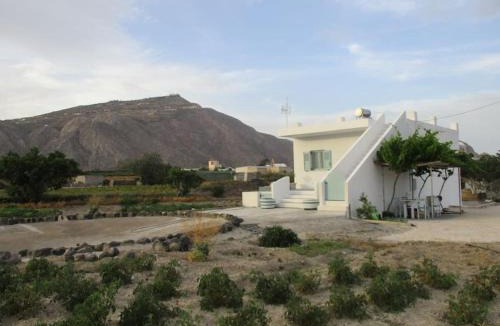 Agios Georgios House | House in vineyard