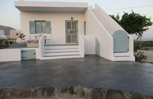 Agios Georgios House | House in vineyard